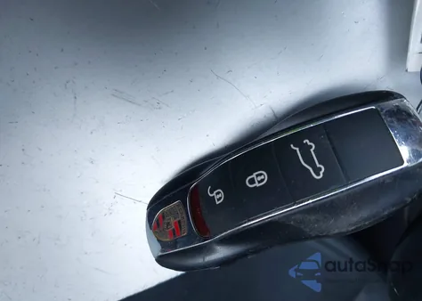 2015 Porsche Cayenne S z USA, uszkodzony, nr VIN WP1AB2A22FLA56201